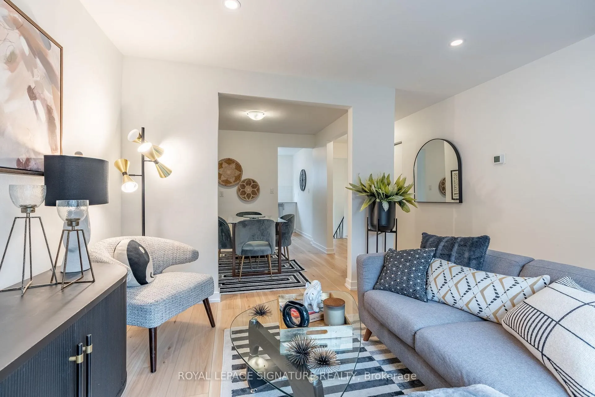 Photo 5 of 37 Woodman Drive N, Hamilton, Kentley — HOMEH