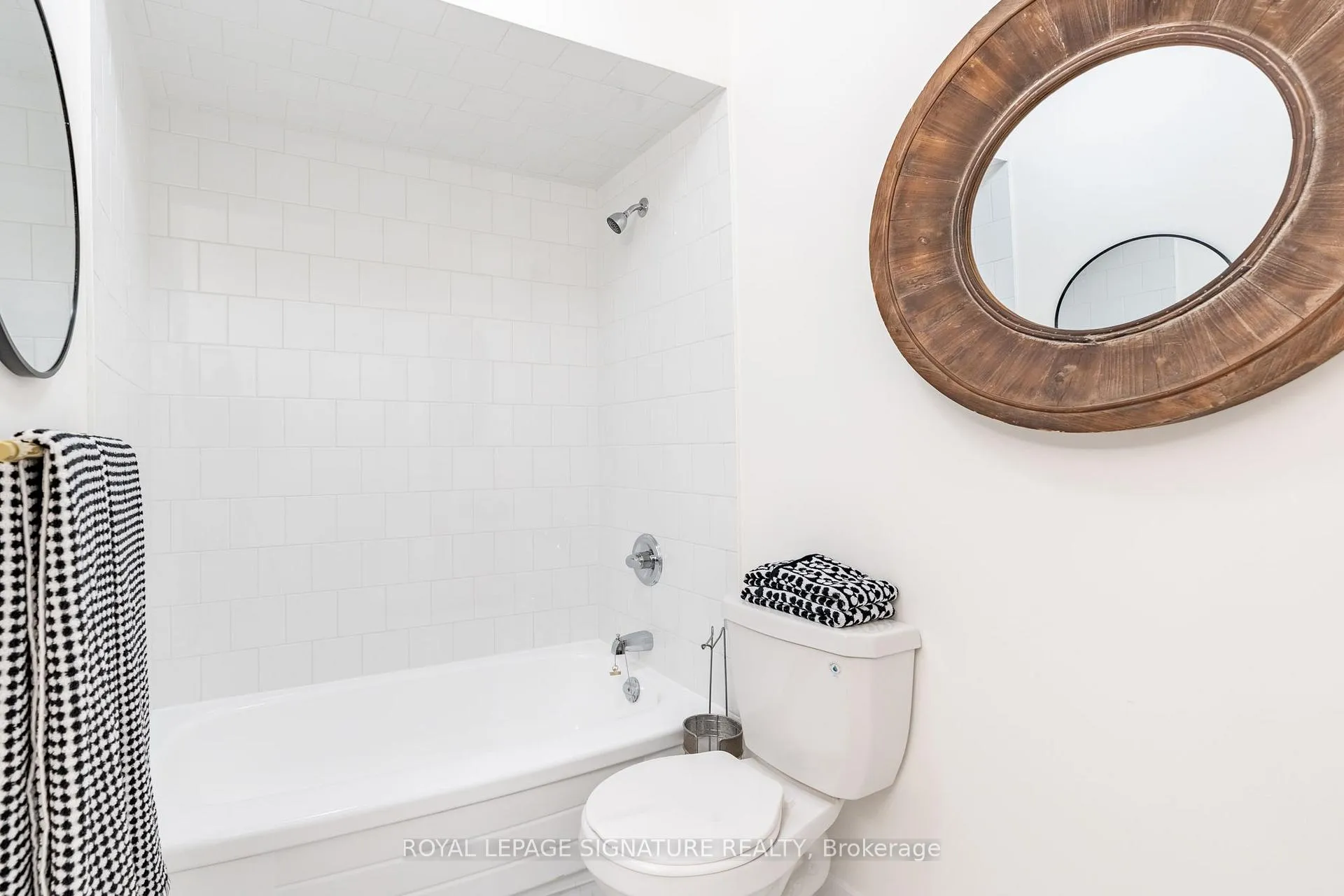 Photo 21 of 37 Woodman Drive N, Hamilton, Kentley — HOMEH