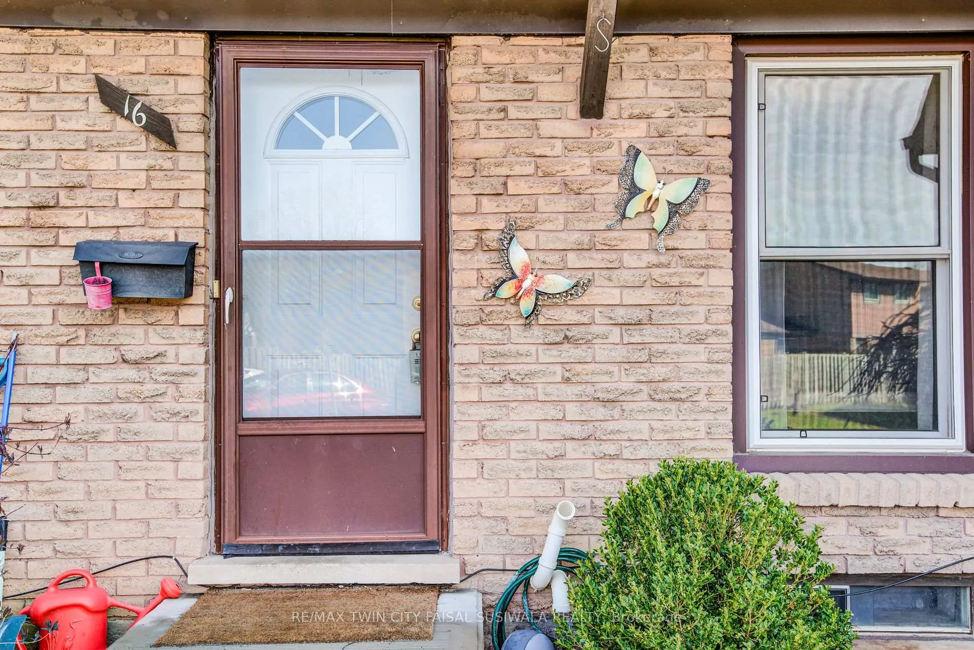Photo 2 of Unit 16, 235 Ferguson Avenue, Cambridge, Greenway-Chaplin — HOMEH
