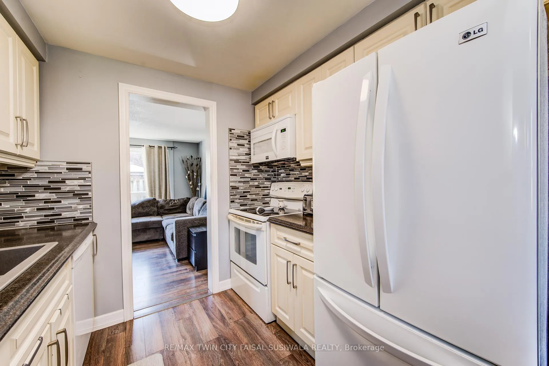 Photo 12 of Unit 16, 235 Ferguson Avenue, Cambridge, Greenway-Chaplin — HOMEH