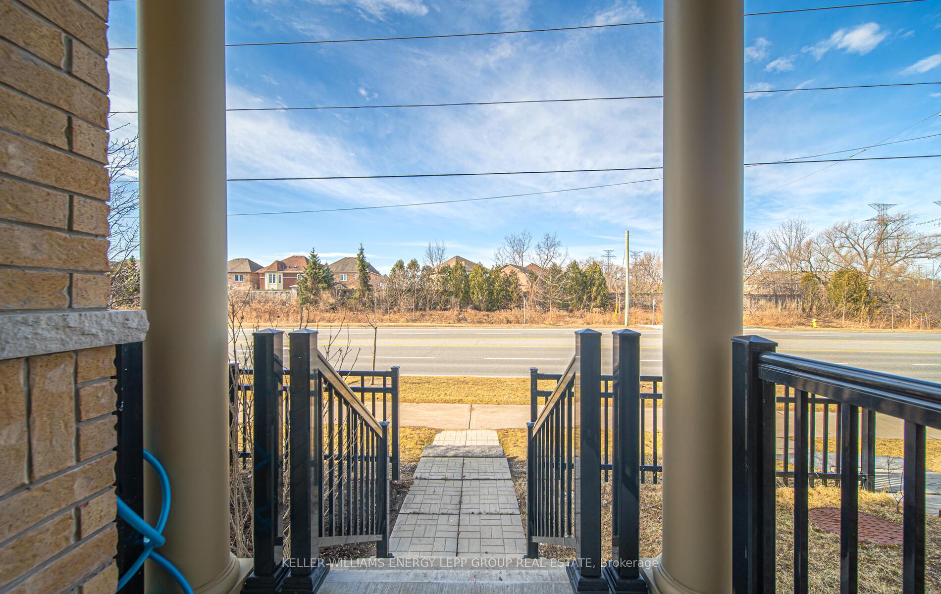 Photo 4 of 24 Quarrie Lane, Ajax, Northwest Ajax — HOMEH