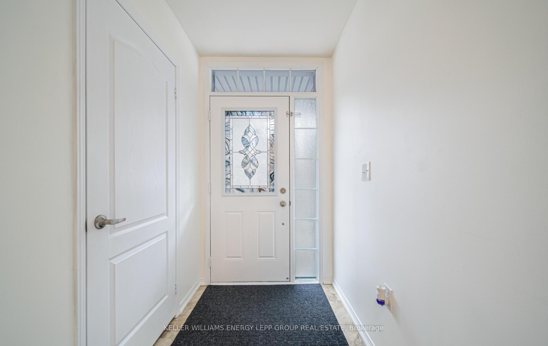 Photo 5 of 24 Quarrie Lane, Ajax, Northwest Ajax — HOMEH