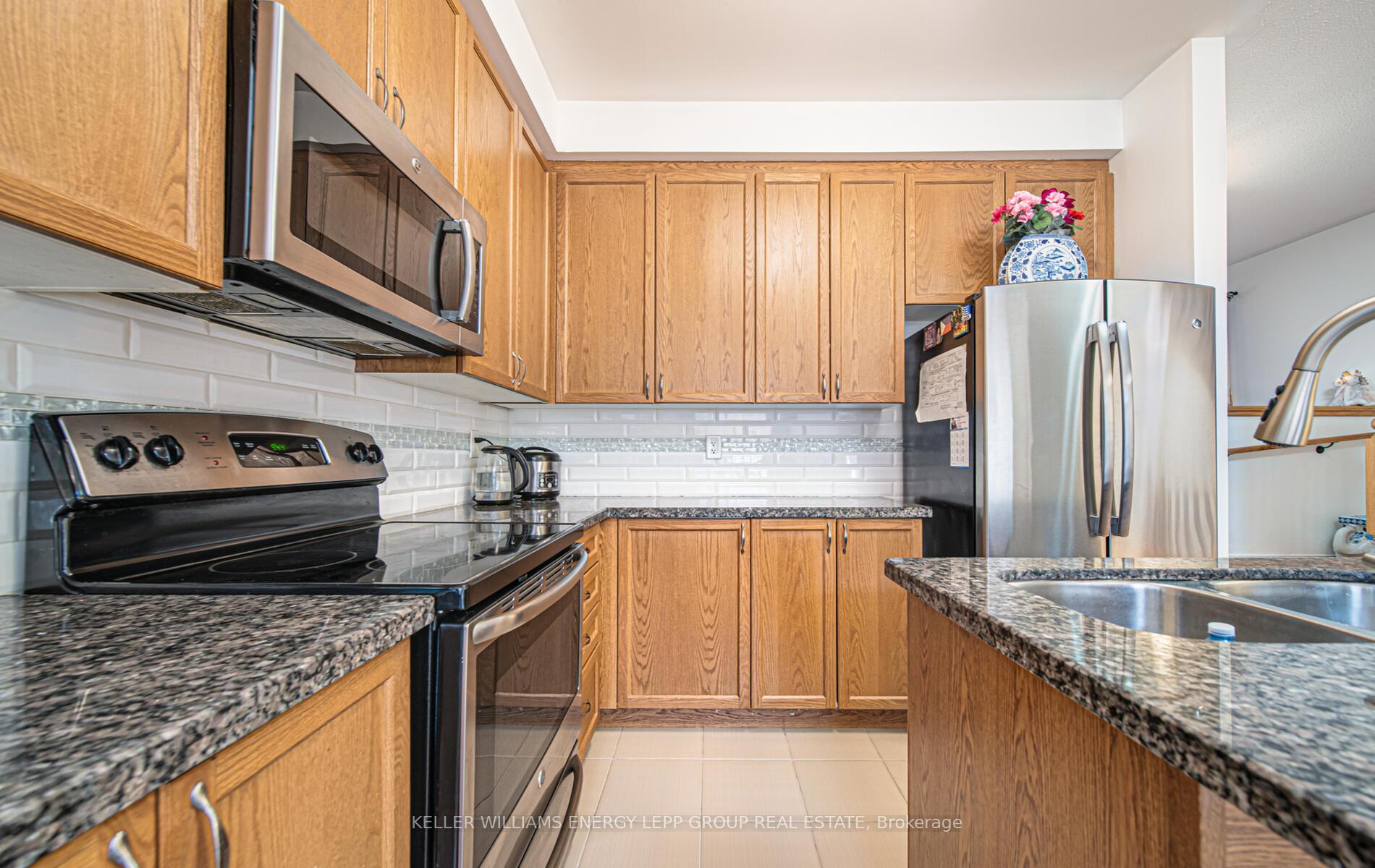 Photo 14 of 24 Quarrie Lane, Ajax, Northwest Ajax — HOMEH