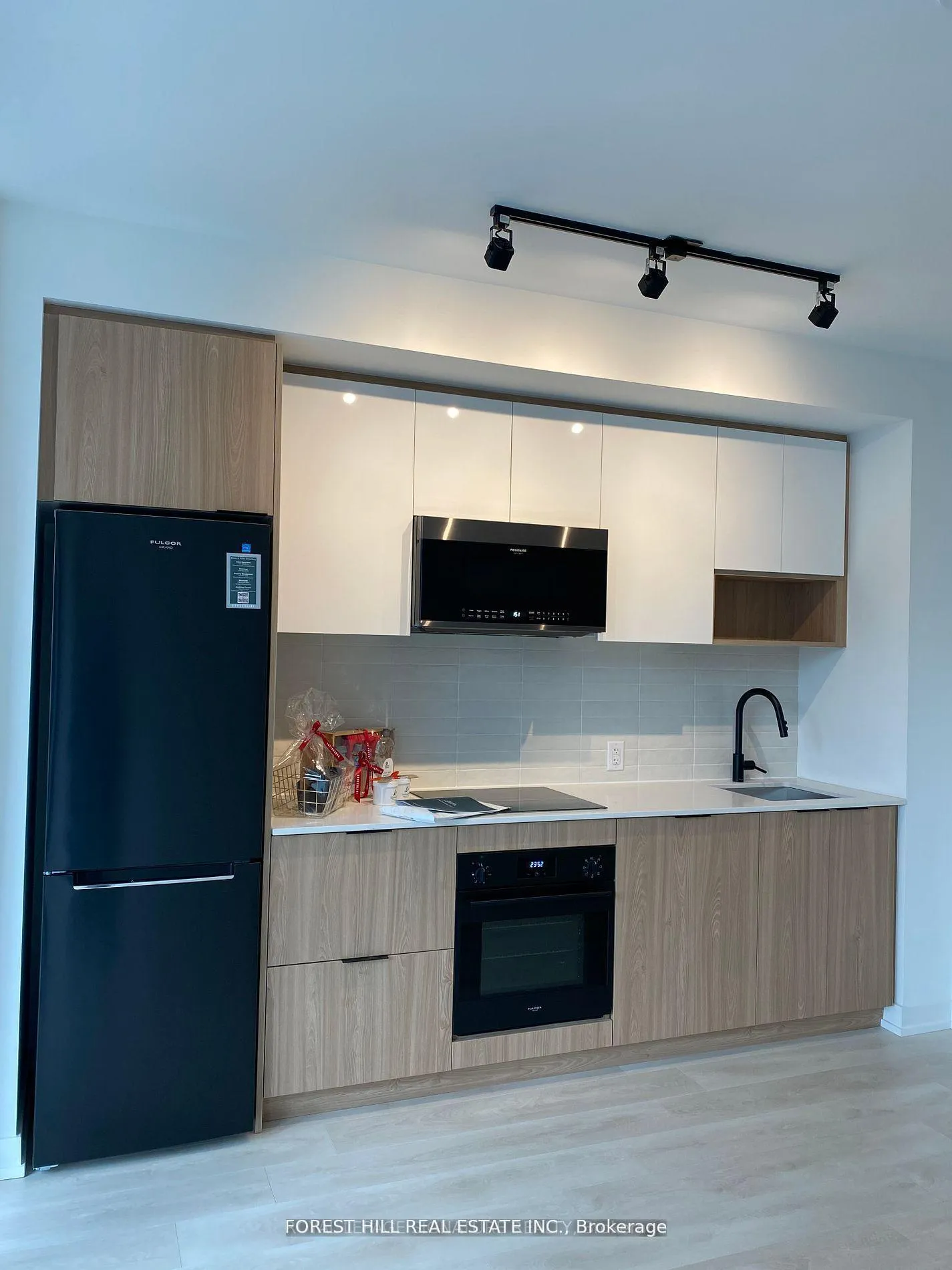 Photo 4 of Unit 326, 5 Defries Street, Toronto, Regent Park — HOMEH