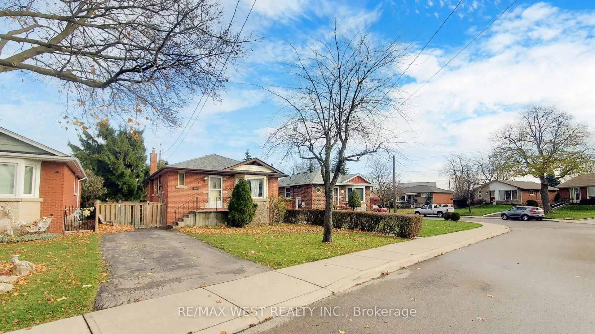 Photo 3 of 15 Darcy Court, Hamilton, Burkholme — HOMEH