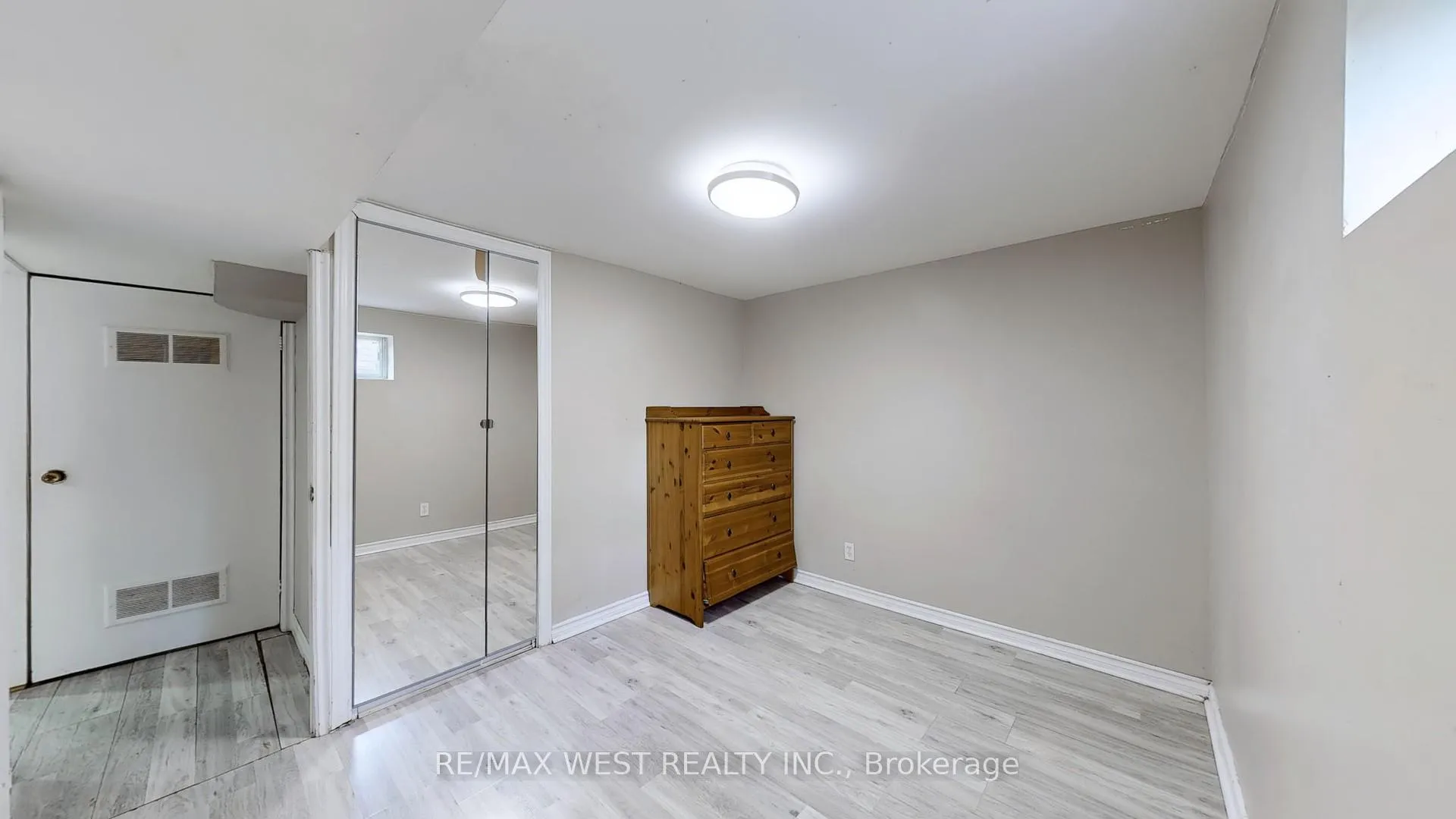 Photo 5 of 15 Darcy Court, Hamilton, Burkholme — HOMEH
