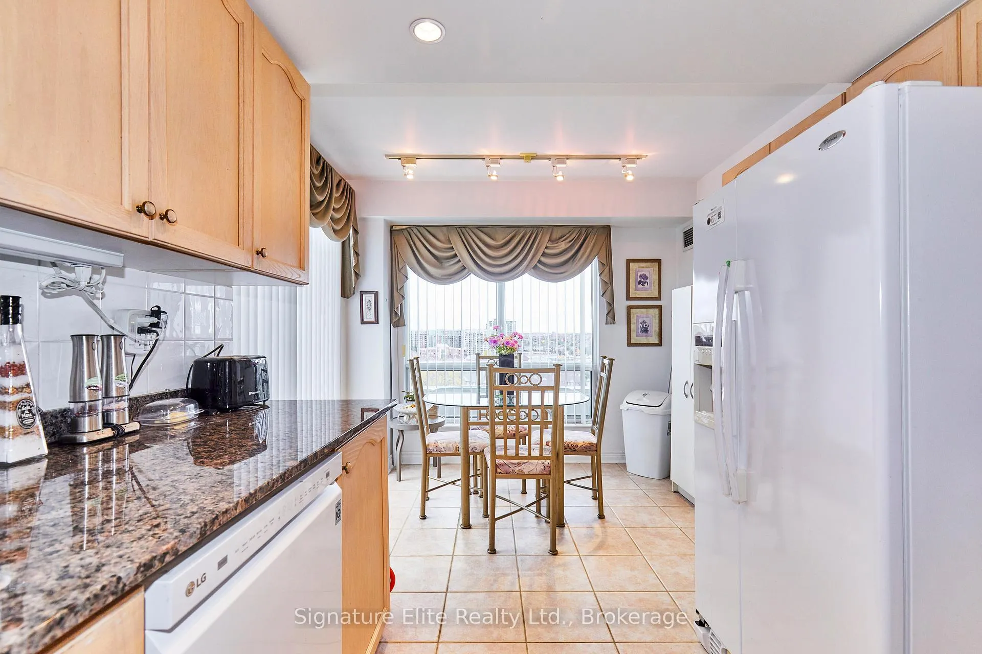 Photo 14 of Unit 1603, 399 South Park Road, Markham, Commerce Valley — HOMEH