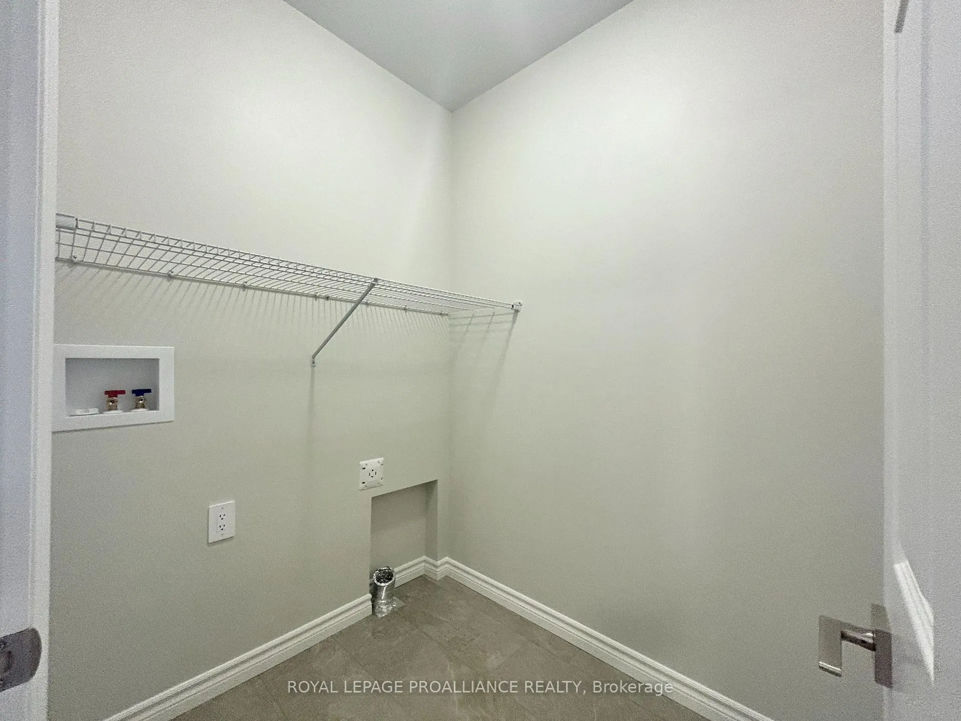 Photo 8 of Unit 15, 99 Cloverleaf Drive, Belleville, Thurlow Ward — HOMEH