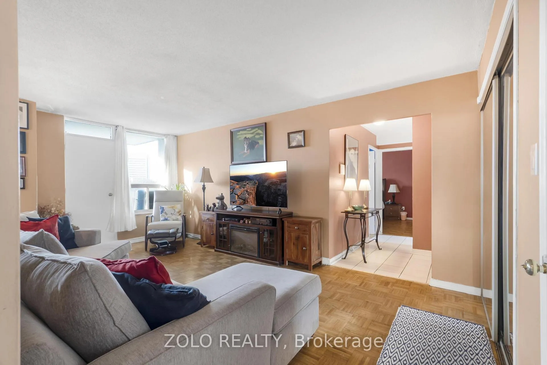 Photo 9 of Unit 618, 10 Edgecliff Golfway, Toronto, Flemingdon Park — HOMEH