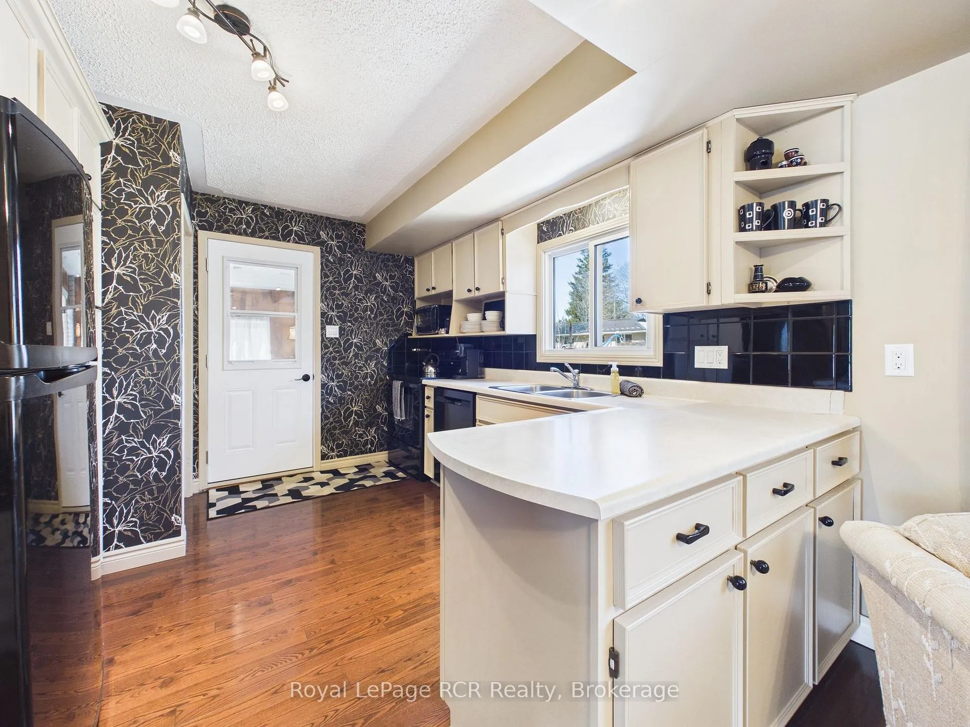 Photo 11 of 330 Glenn Road, North Huron, Wingham — HOMEH