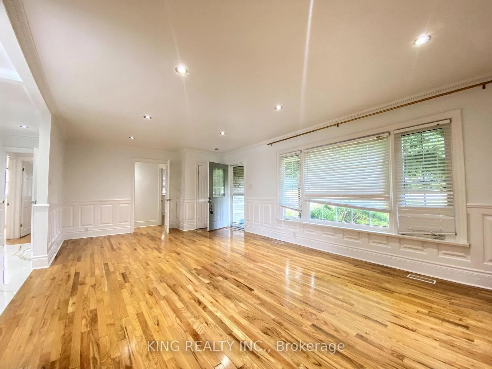 Photo 9 of 16605 Jane Street, King, Rural King — HOMEH