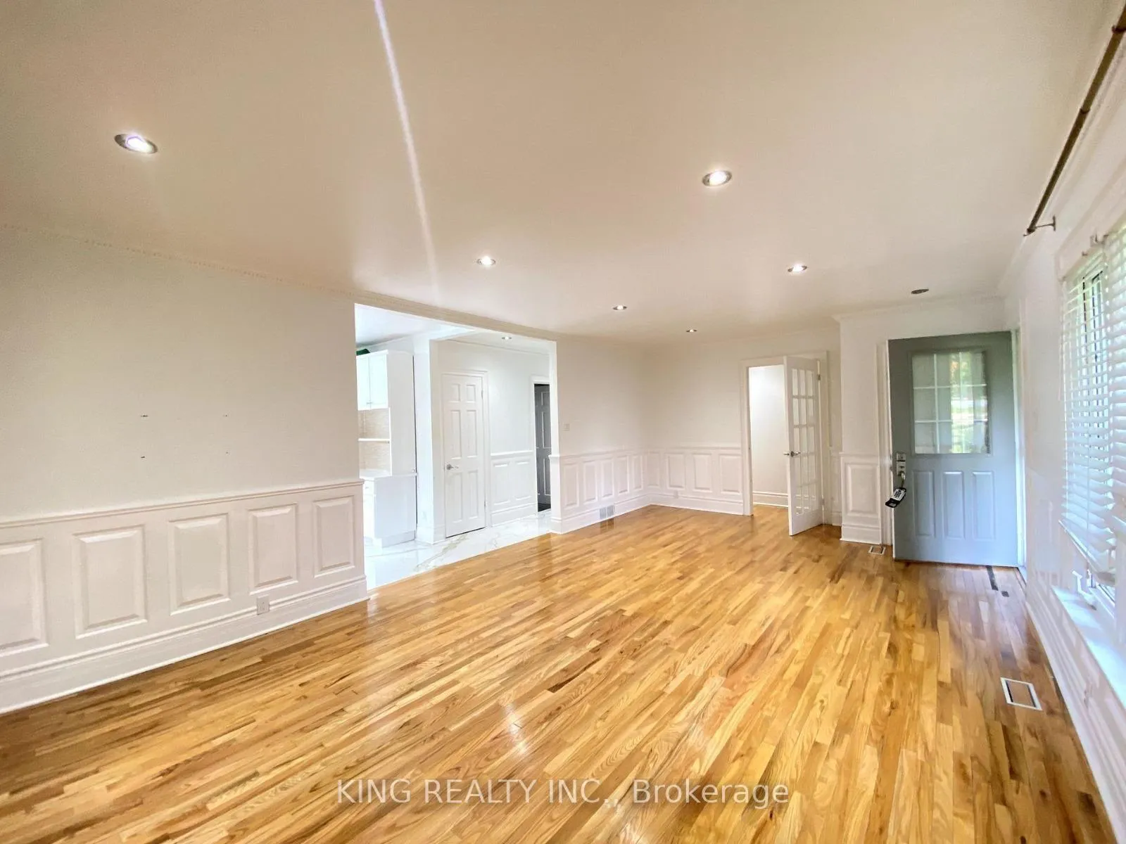Photo 10 of 16605 Jane Street, King, Rural King — HOMEH