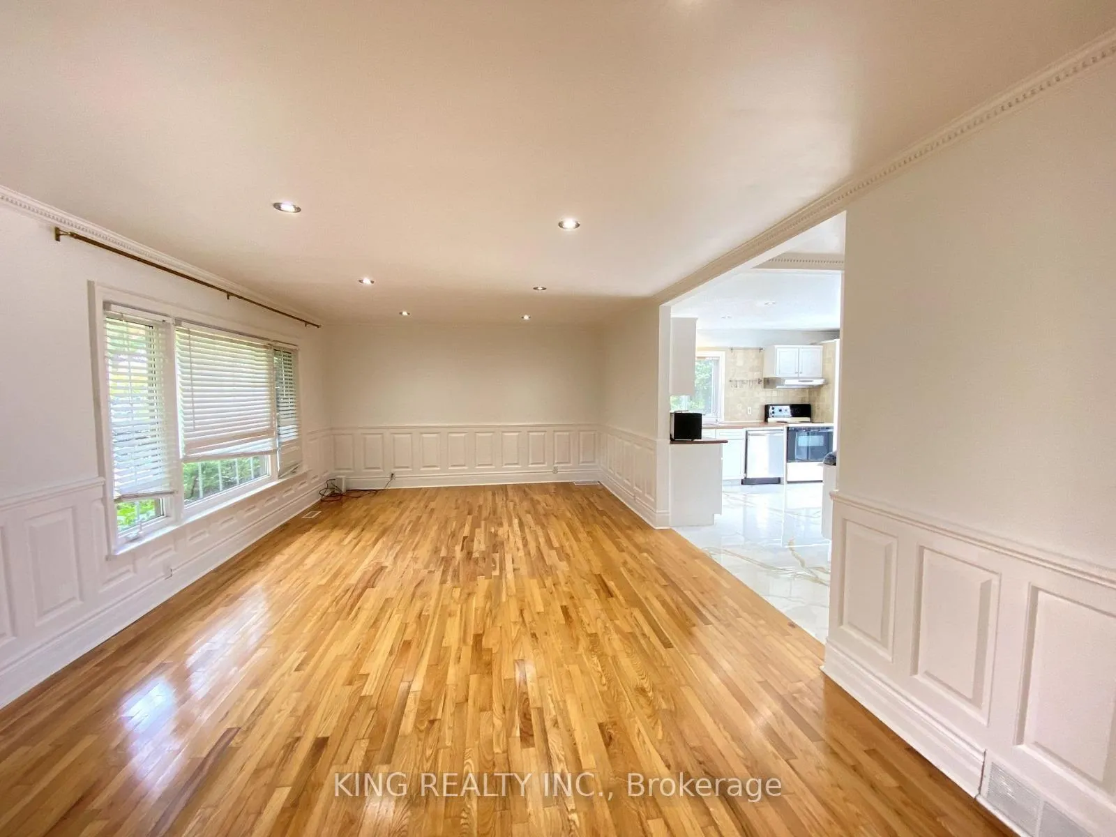 Photo 12 of 16605 Jane Street, King, Rural King — HOMEH