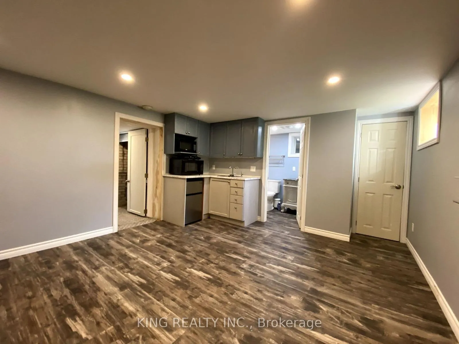 Photo 14 of 16605 Jane Street, King, Rural King — HOMEH