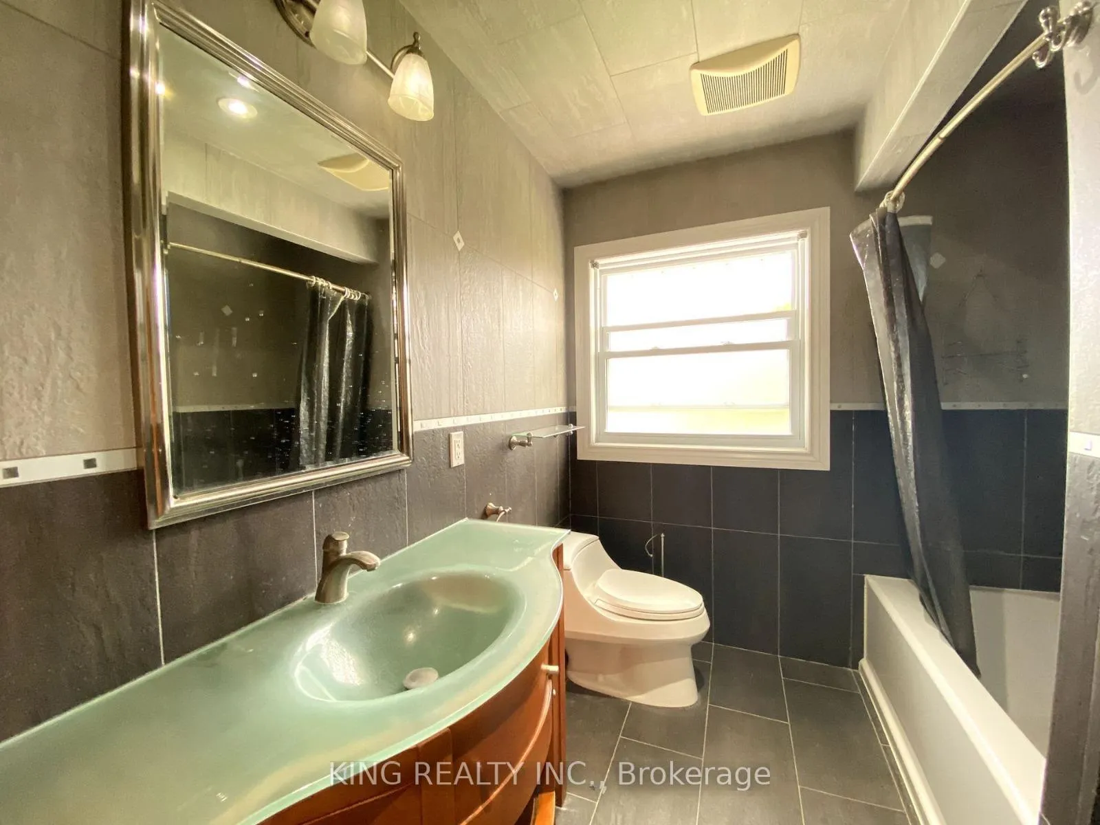 Photo 18 of 16605 Jane Street, King, Rural King — HOMEH