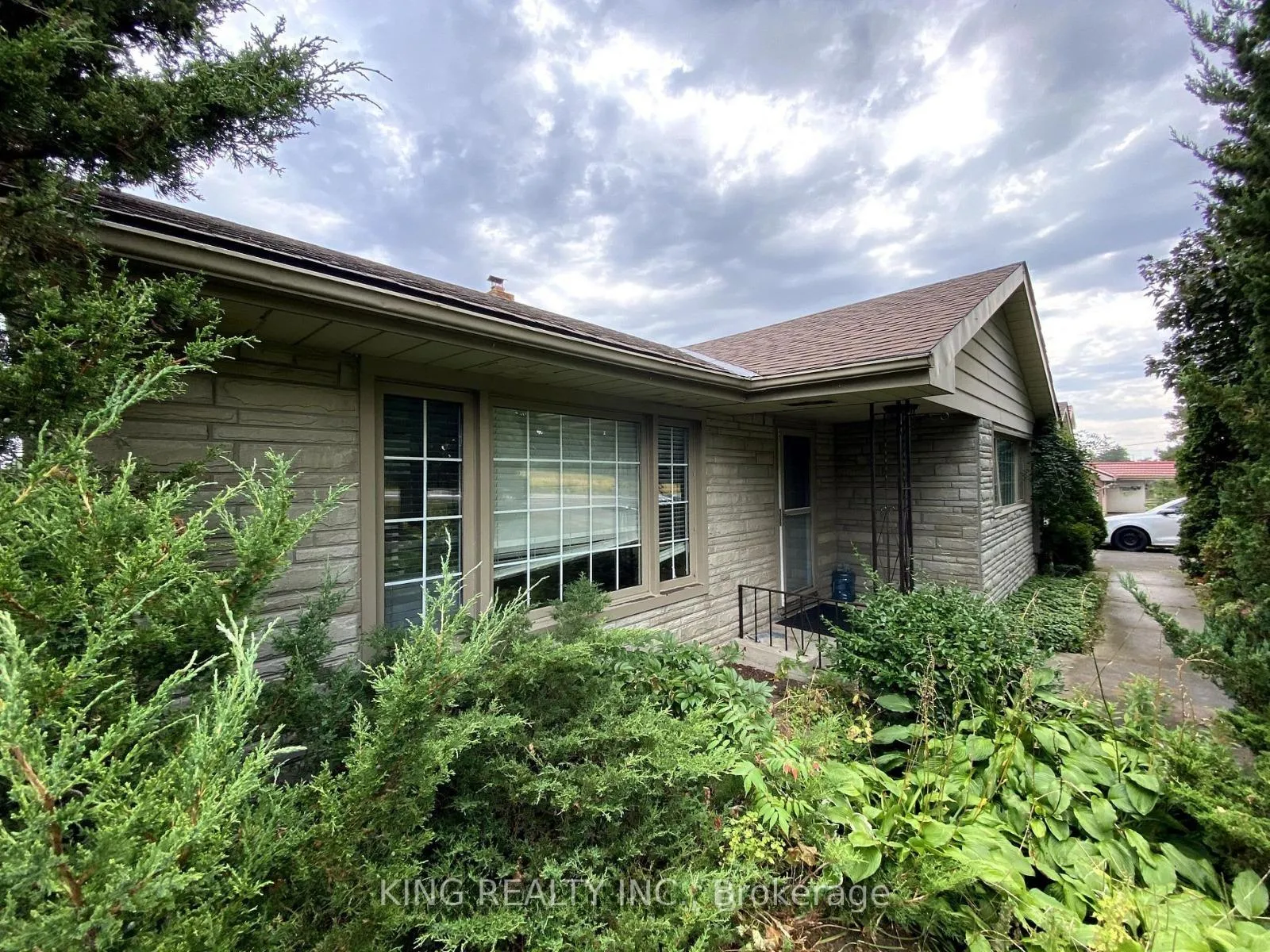 Photo 19 of 16605 Jane Street, King, Rural King — HOMEH