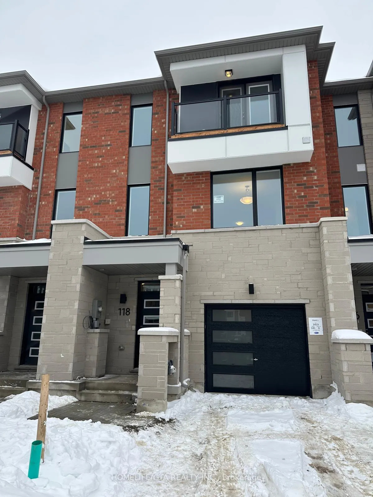 Front of 118 Pearen Lane