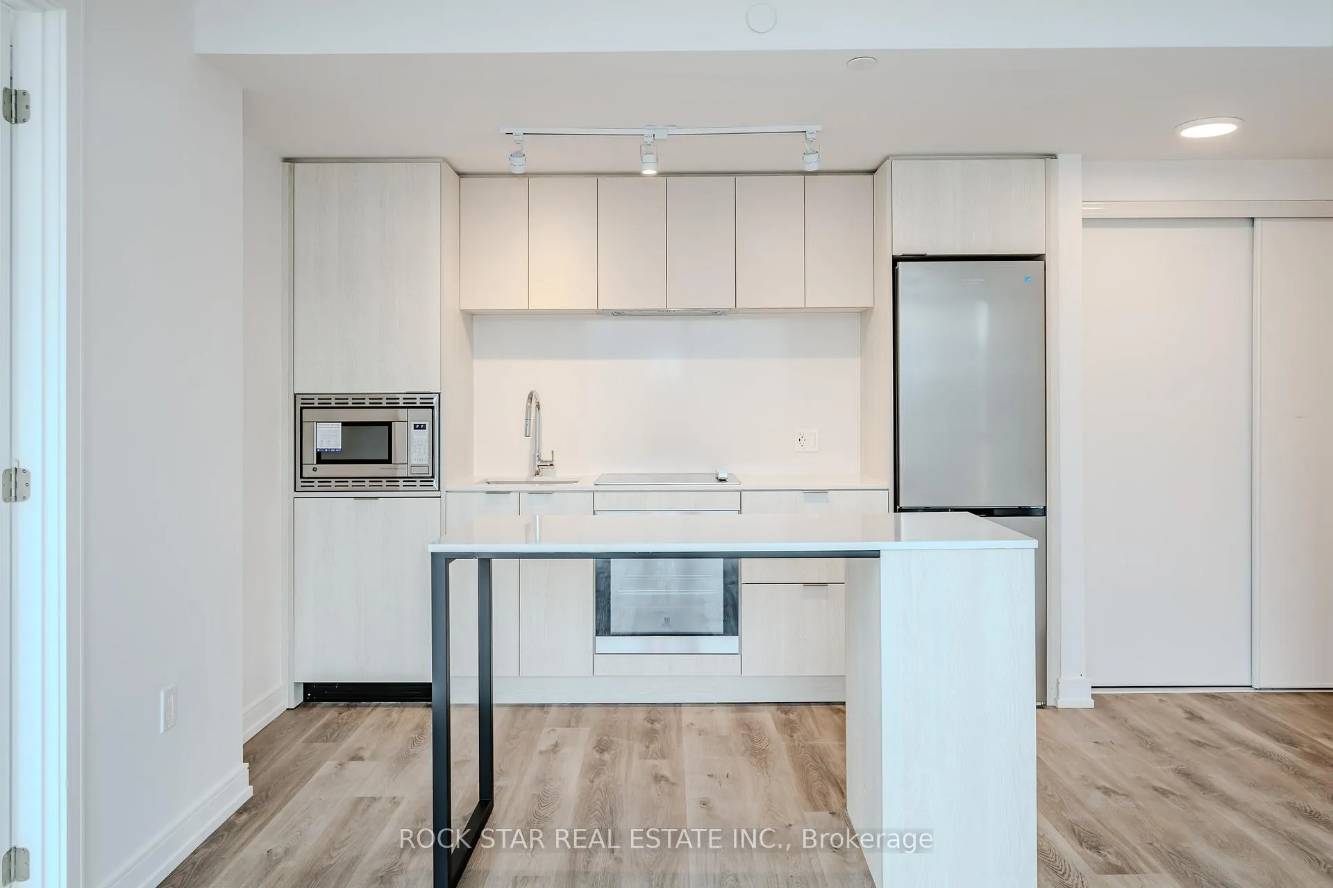 Photo 6 of Unit 1308, 1 Jarvis Street, Hamilton, Beasley — HOMEH