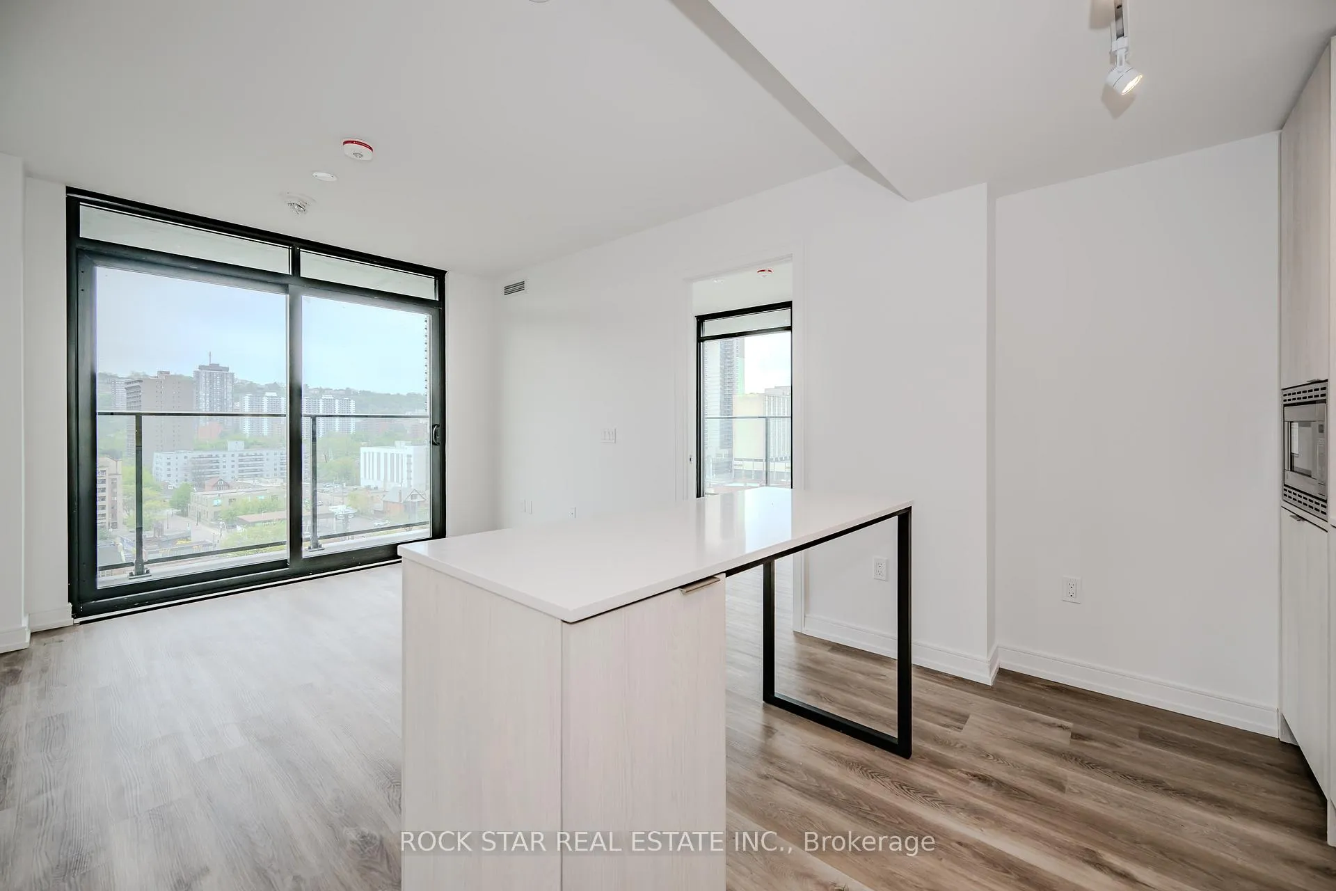Photo 7 of Unit 1308, 1 Jarvis Street, Hamilton, Beasley — HOMEH