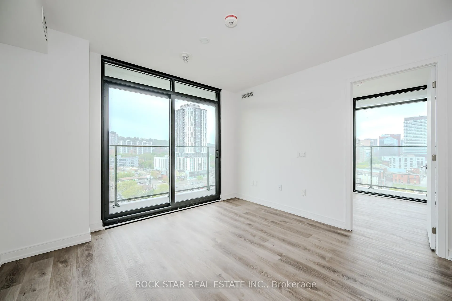 Photo 11 of Unit 1308, 1 Jarvis Street, Hamilton, Beasley — HOMEH
