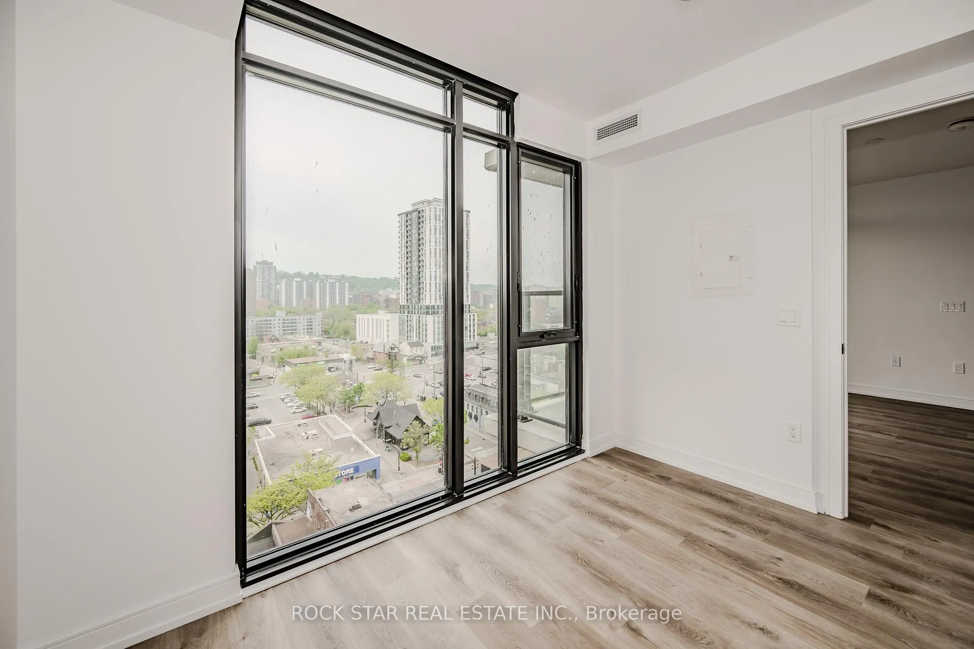 Photo 16 of Unit 1308, 1 Jarvis Street, Hamilton, Beasley — HOMEH