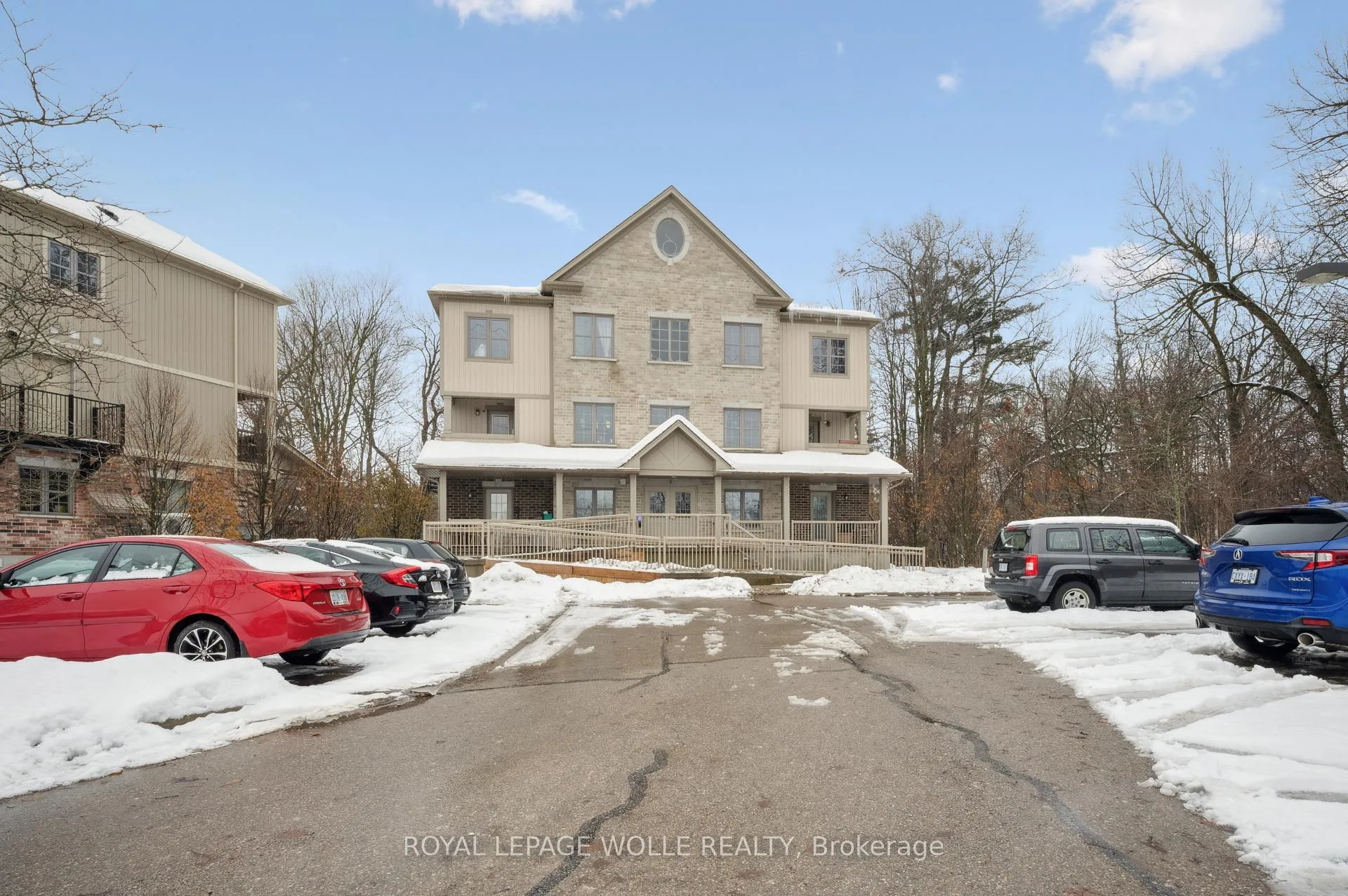 Front of Unit 5B, 255 Maitland Street