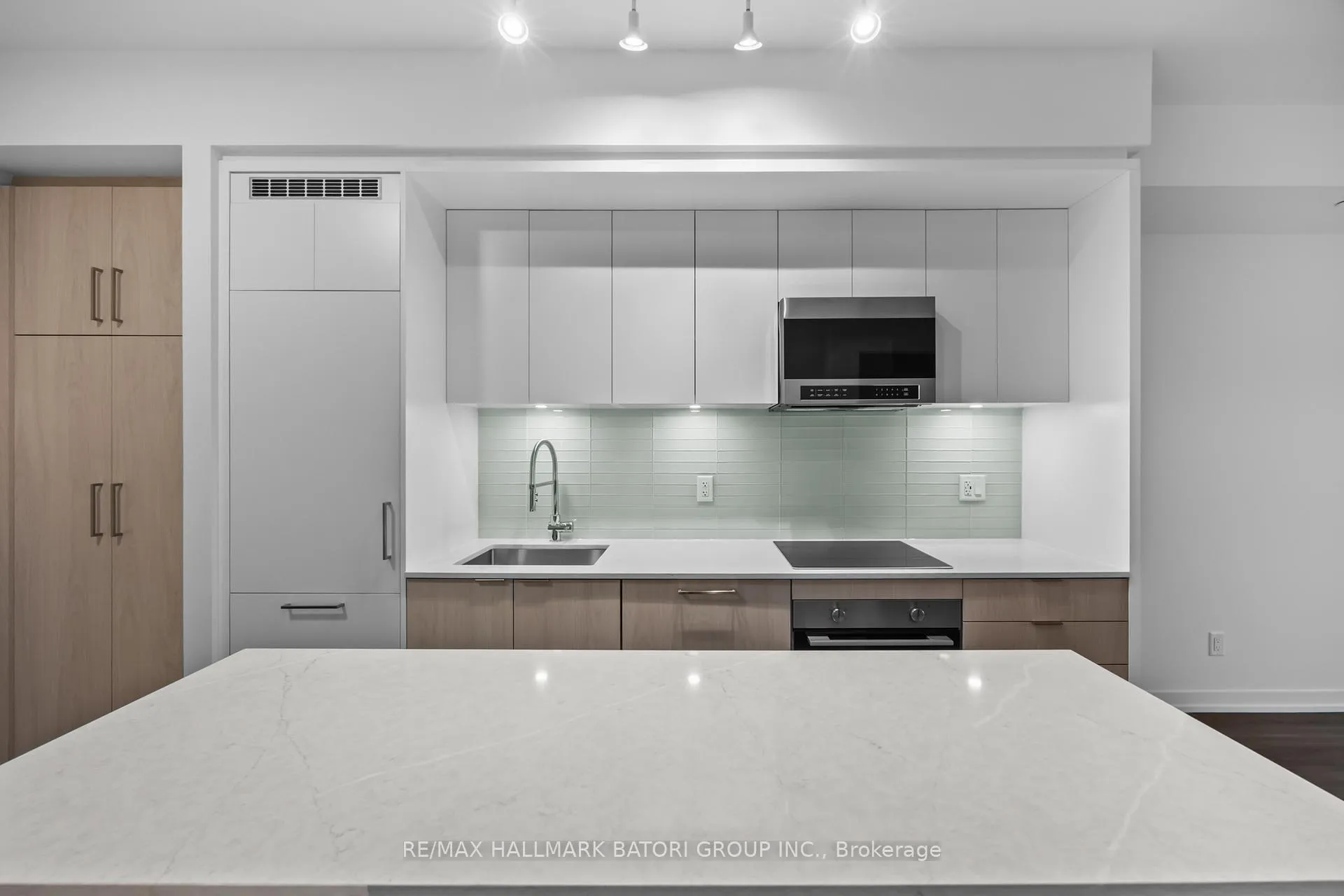 Photo 3 of Unit 313, 863 St. Clair Avenue W, Toronto, Wychwood — HOMEH