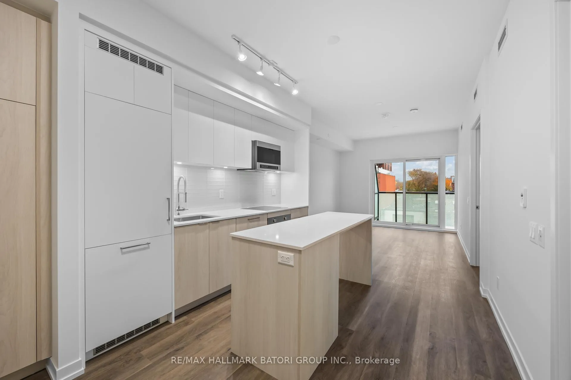 Photo 4 of Unit 313, 863 St. Clair Avenue W, Toronto, Wychwood — HOMEH