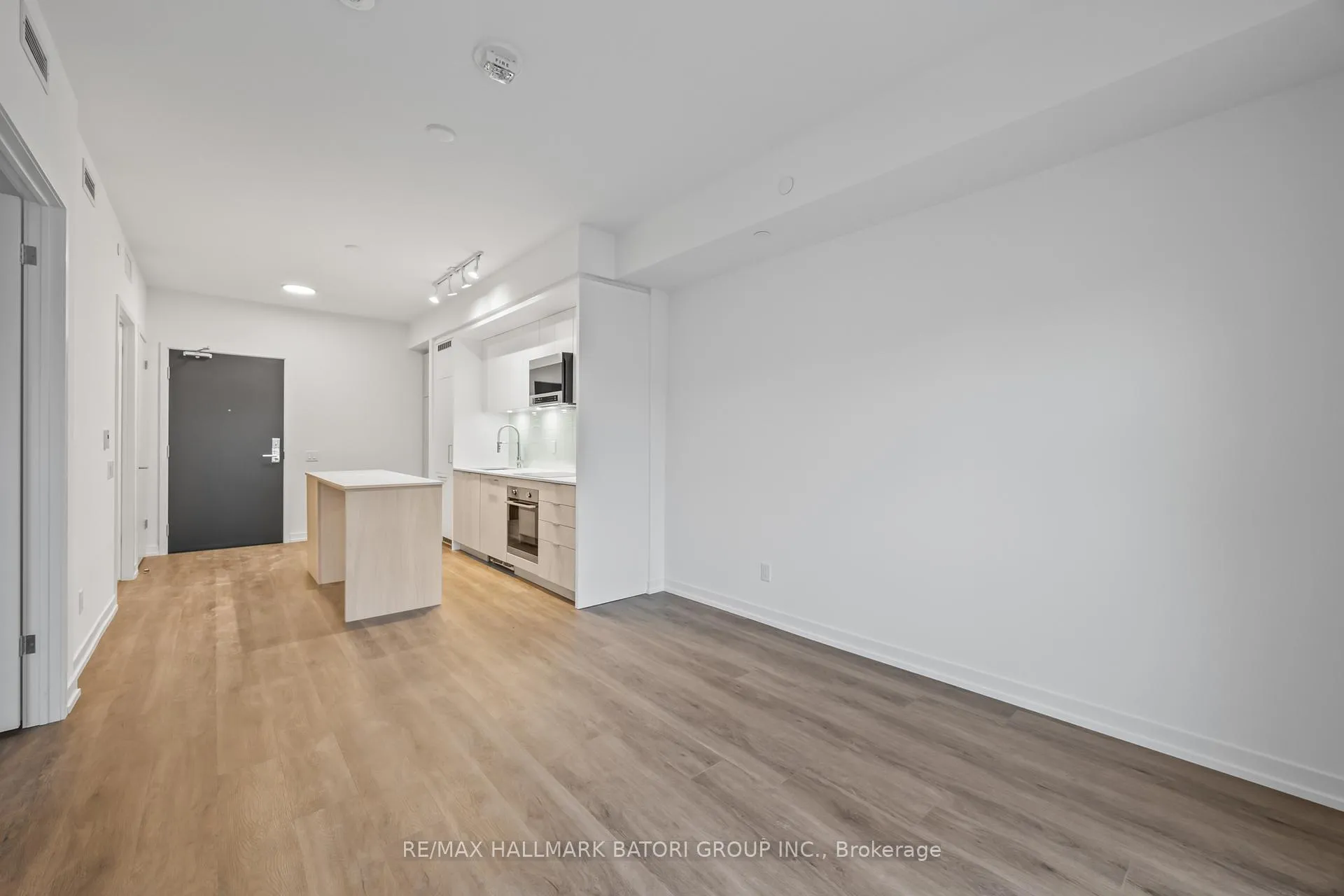Photo 14 of Unit 313, 863 St. Clair Avenue W, Toronto, Wychwood — HOMEH