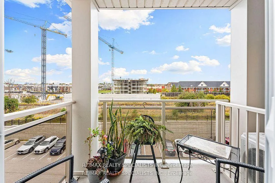 Photo 4 of Unit #413, 84 Aspen Springs Drive, Clarington, Bowmanville — HOMEH