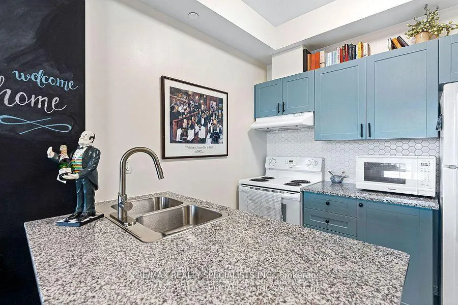 Photo 11 of Unit #413, 84 Aspen Springs Drive, Clarington, Bowmanville — HOMEH