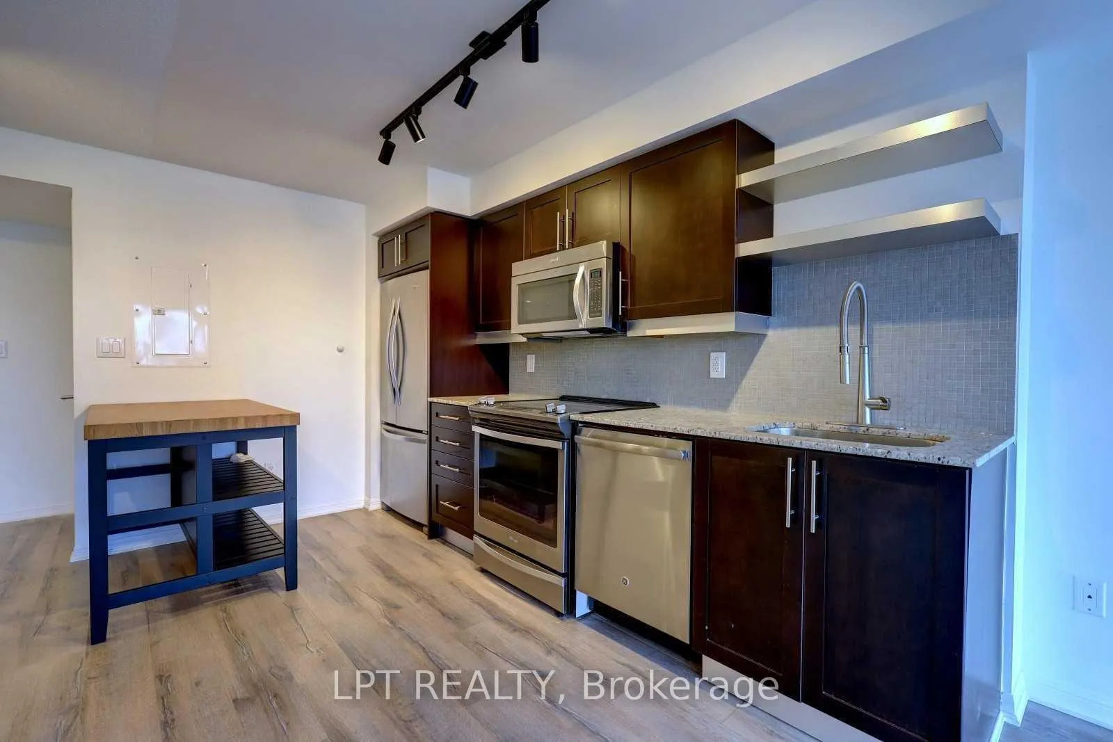 Photo 5 of Unit 2214, 400 Adelaide Street E, Toronto, Moss Park — HOMEH