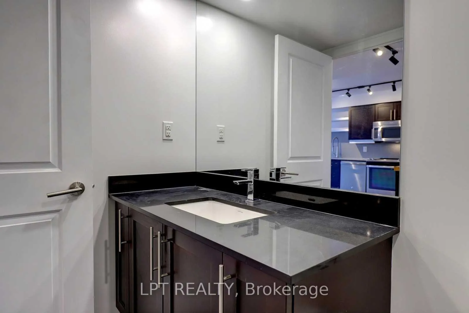Photo 17 of Unit 2214, 400 Adelaide Street E, Toronto, Moss Park — HOMEH