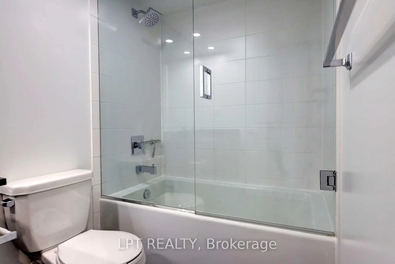 Photo 19 of Unit 2214, 400 Adelaide Street E, Toronto, Moss Park — HOMEH