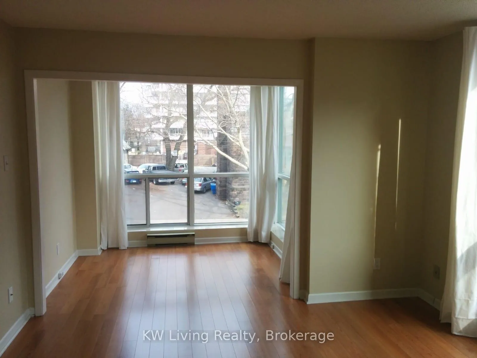 Photo 3 of Unit 220, 95 Prince Arthur Avenue, Toronto, The Annex — HOMEH