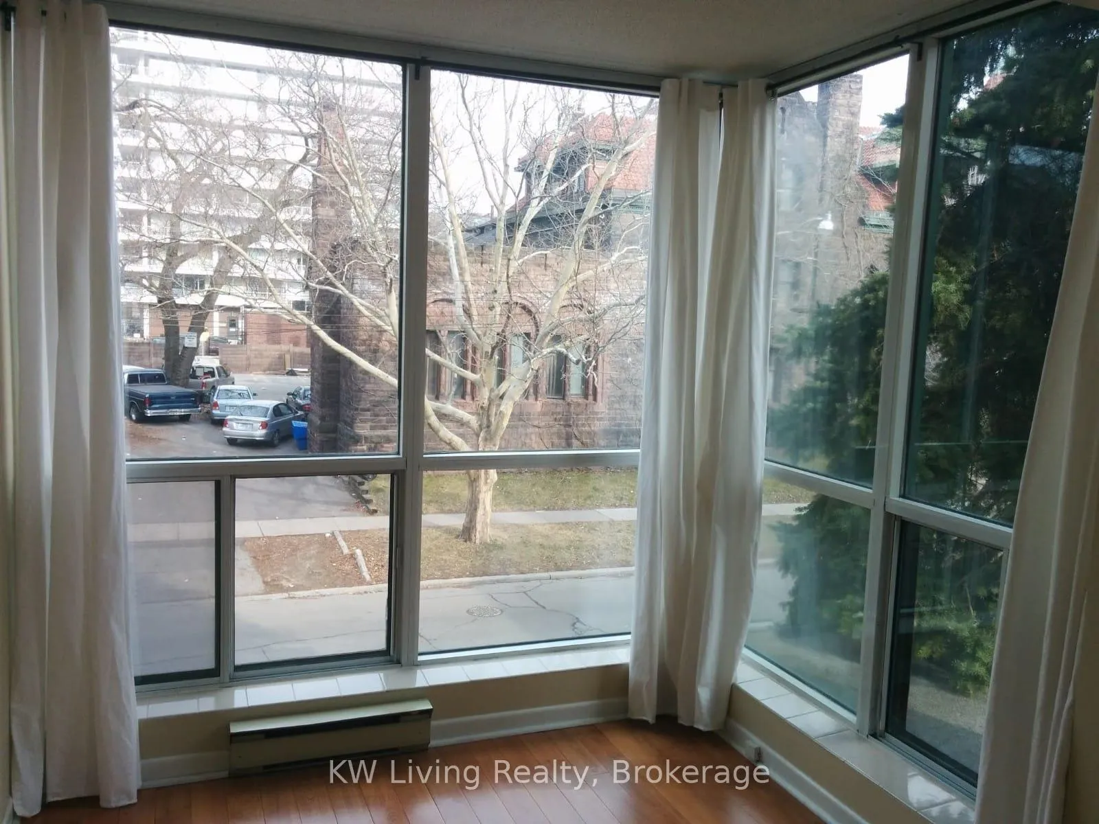 Photo 4 of Unit 220, 95 Prince Arthur Avenue, Toronto, The Annex — HOMEH