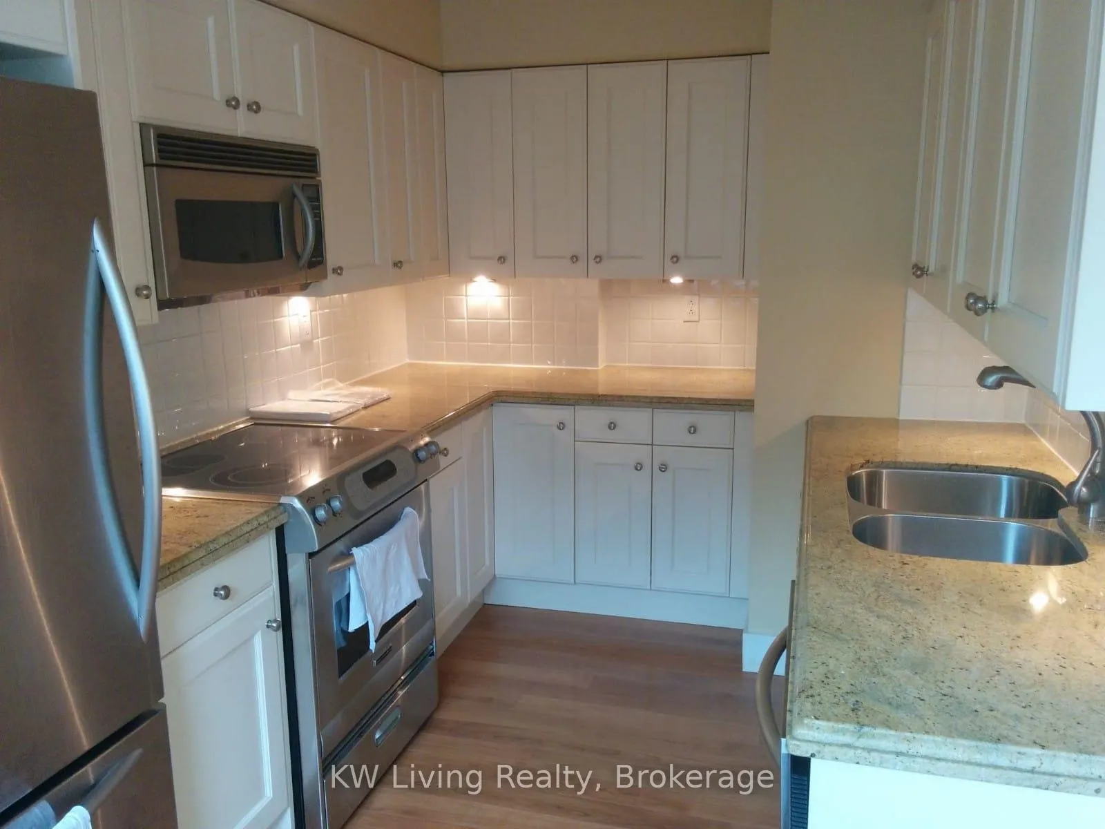 Photo 6 of Unit 220, 95 Prince Arthur Avenue, Toronto, The Annex — HOMEH
