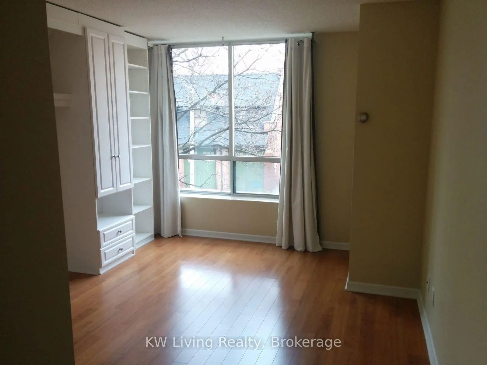 Photo 8 of Unit 220, 95 Prince Arthur Avenue, Toronto, The Annex — HOMEH