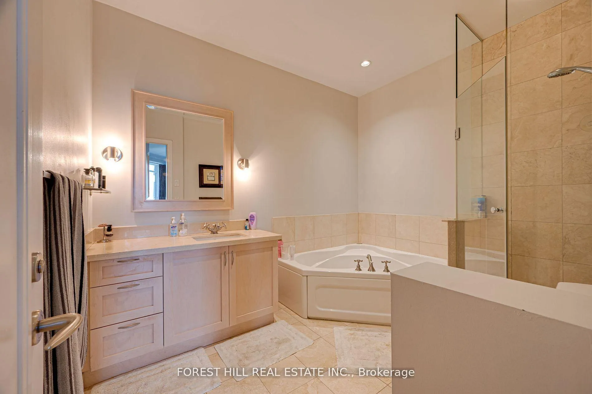 Photo 3 of Unit PH1, 99 Avenue Road, Toronto, The Annex — HOMEH