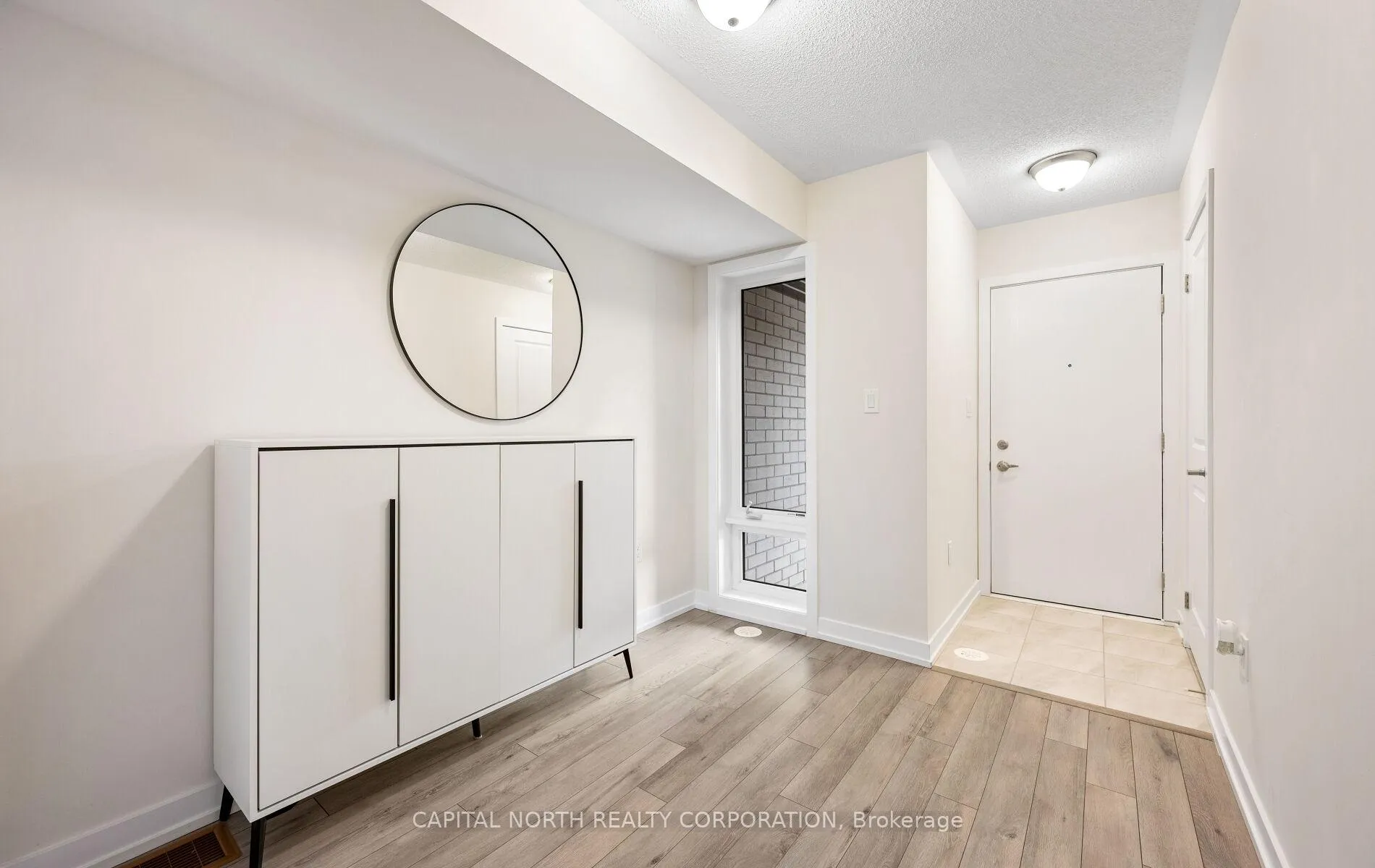 Photo 3 of 33 Kintall Way, Vaughan, Steeles West Industrial — HOMEH