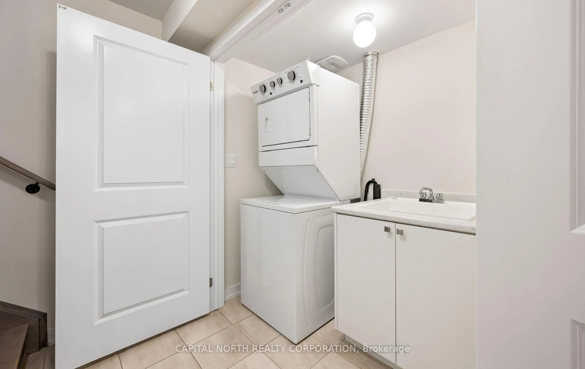 Photo 5 of 33 Kintall Way, Vaughan, Steeles West Industrial — HOMEH