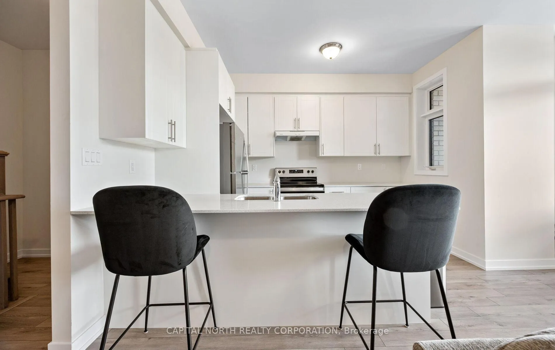 Photo 11 of 33 Kintall Way, Vaughan, Steeles West Industrial — HOMEH
