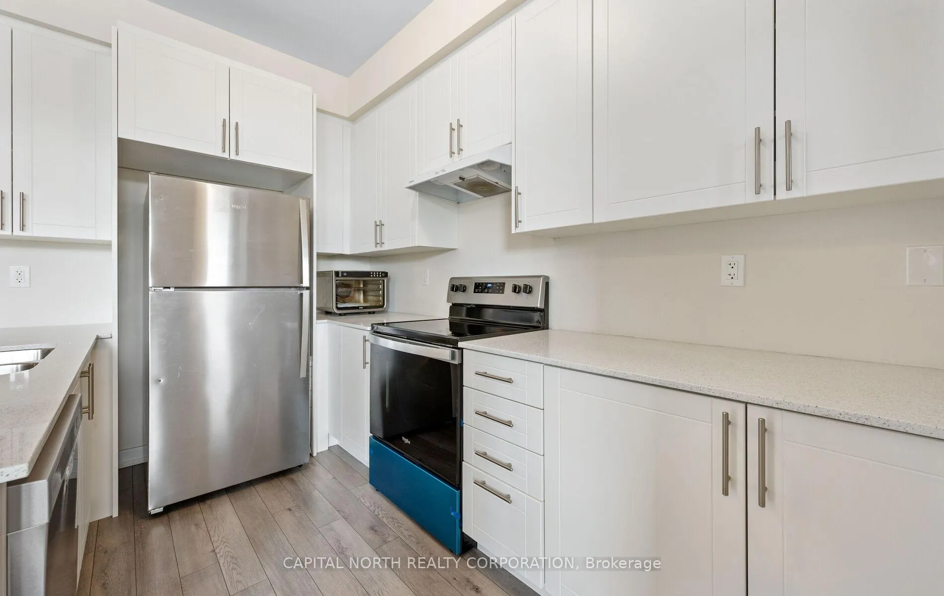 Photo 14 of 33 Kintall Way, Vaughan, Steeles West Industrial — HOMEH