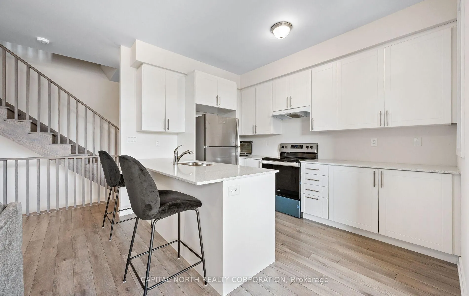 Photo 16 of 33 Kintall Way, Vaughan, Steeles West Industrial — HOMEH