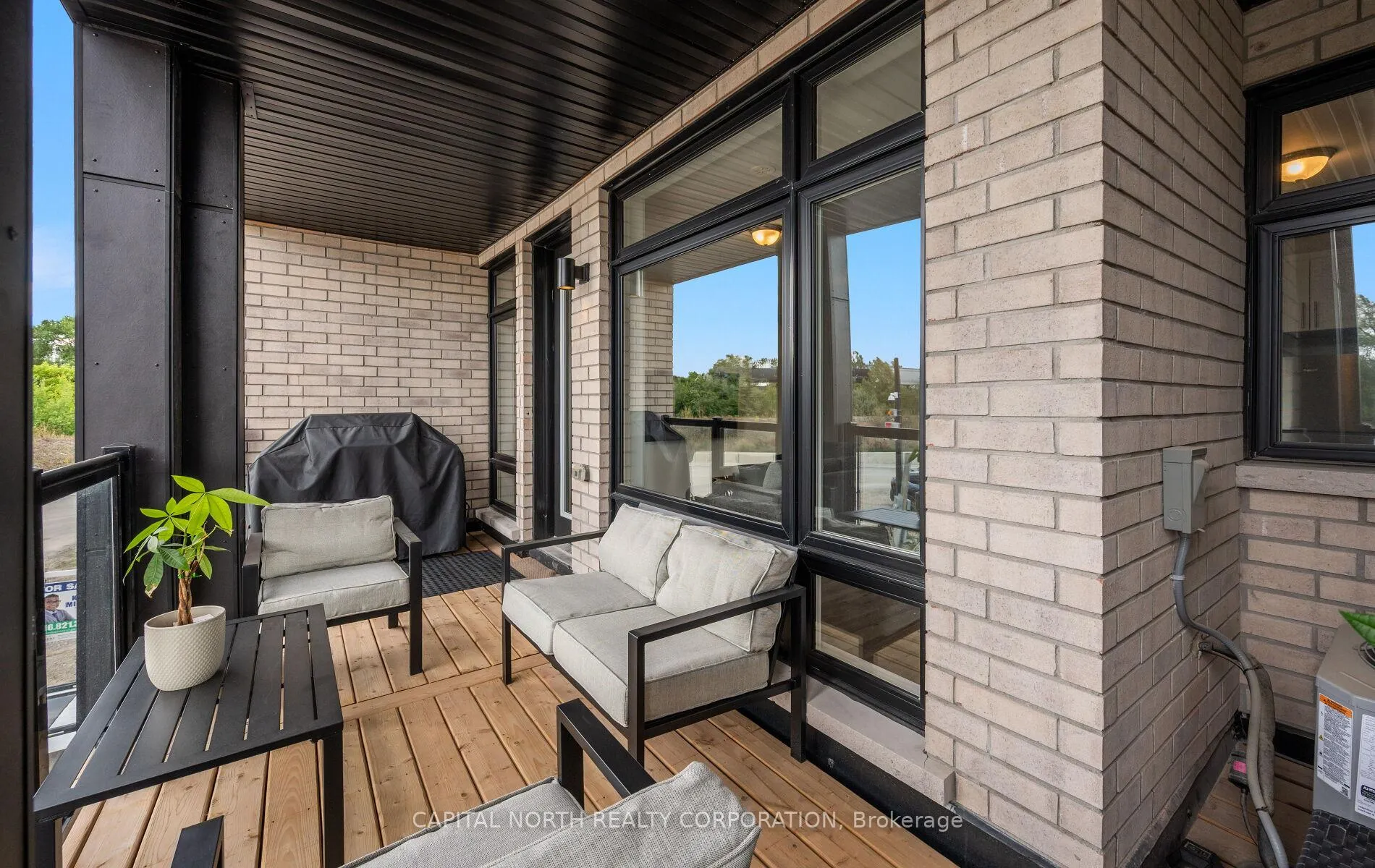 Photo 18 of 33 Kintall Way, Vaughan, Steeles West Industrial — HOMEH