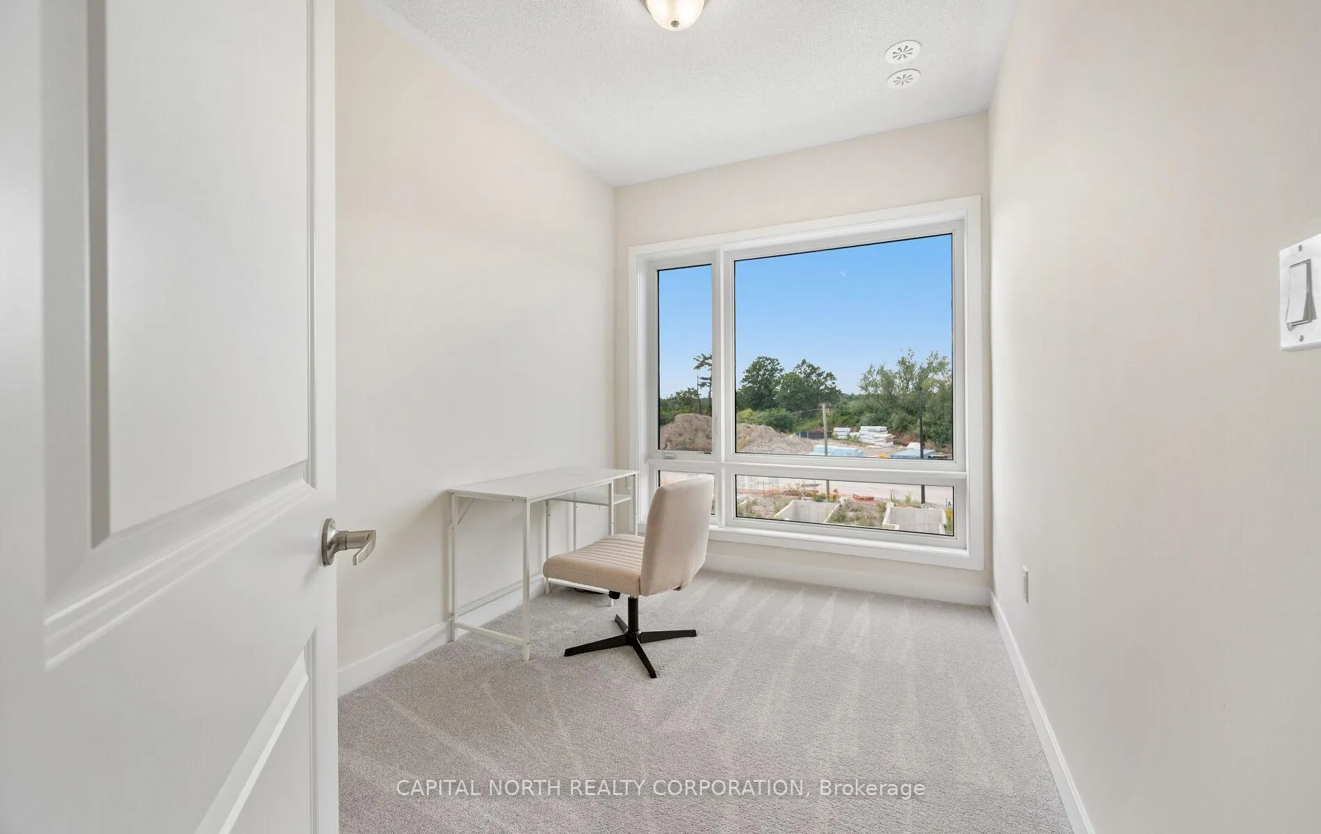 Photo 19 of 33 Kintall Way, Vaughan, Steeles West Industrial — HOMEH