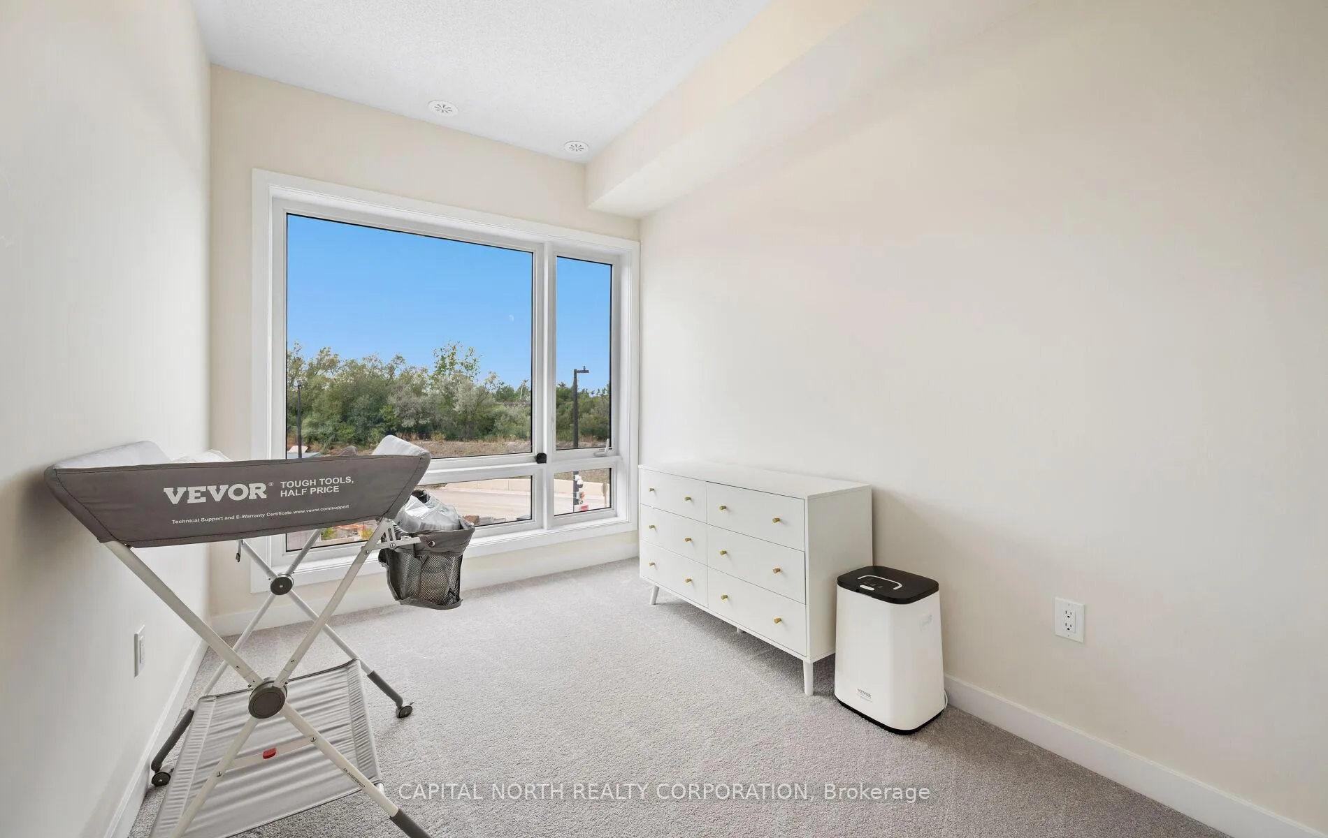 Photo 20 of 33 Kintall Way, Vaughan, Steeles West Industrial — HOMEH