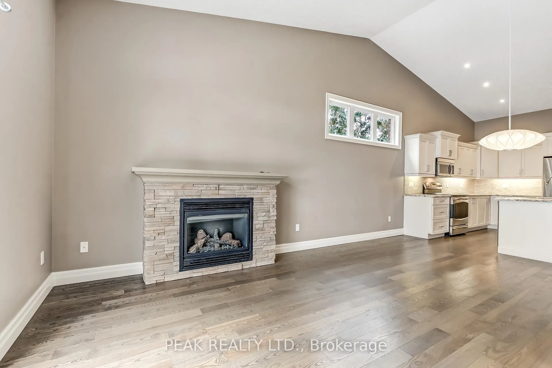 Photo 4 of Unit 8, 26 Reid Street, Brant, South Dumfries — HOMEH