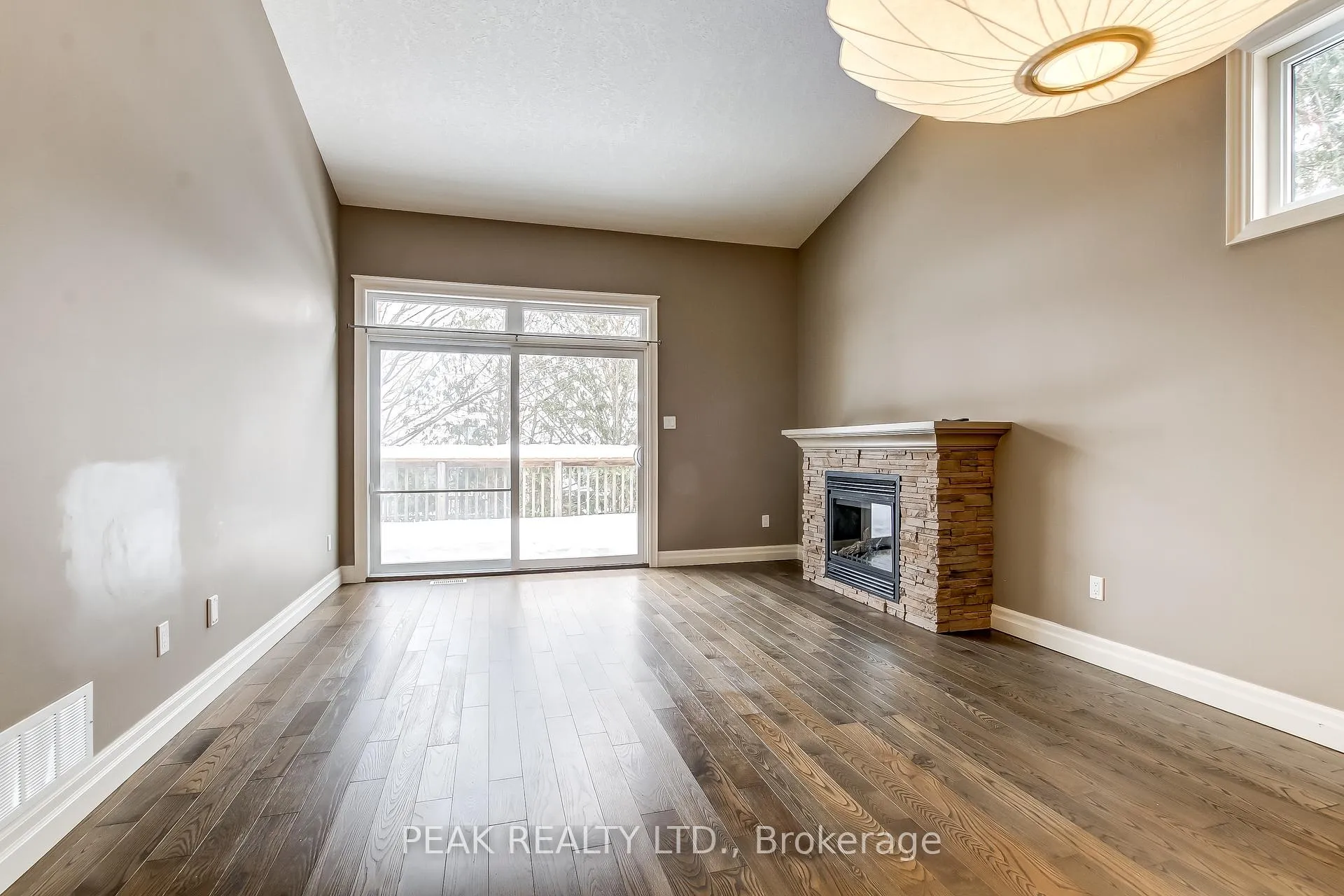 Photo 5 of Unit 8, 26 Reid Street, Brant, South Dumfries — HOMEH
