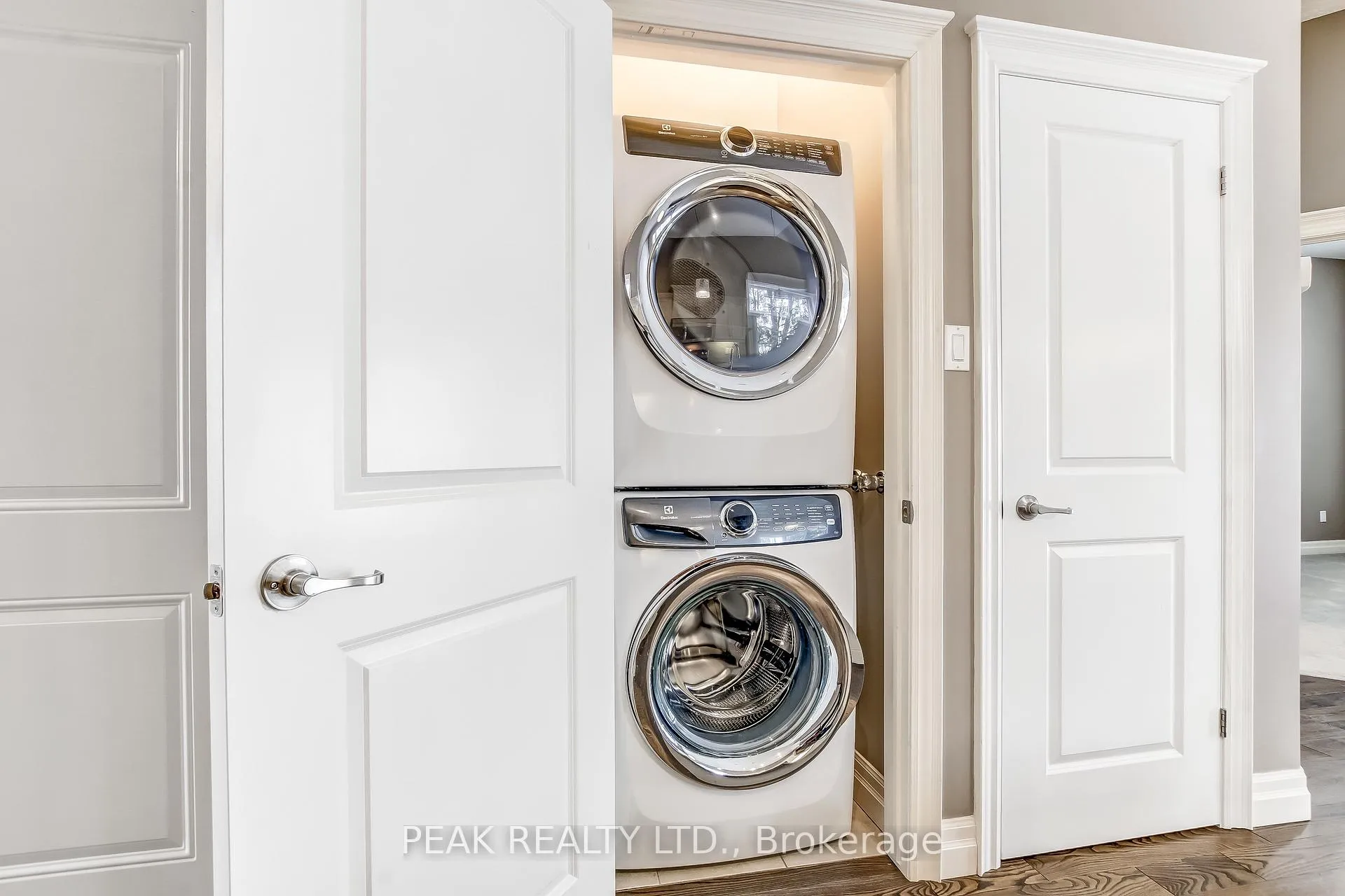 Photo 19 of Unit 8, 26 Reid Street, Brant, South Dumfries — HOMEH
